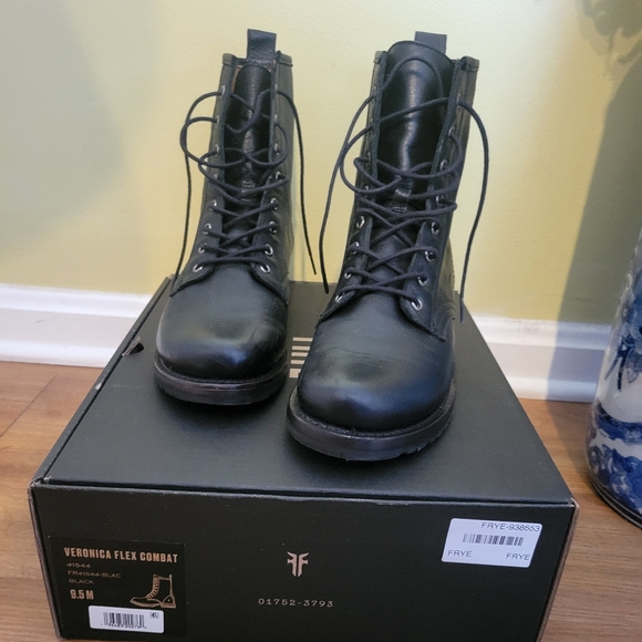 Frye Veronica Flex Combat Boot - Picture 1 of 6